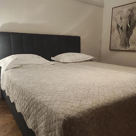Villa Apartman Duce Milka Extérieur photo