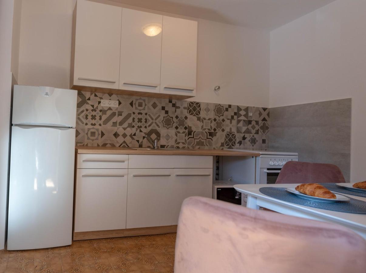 Villa Apartman Duce Milka Extérieur photo